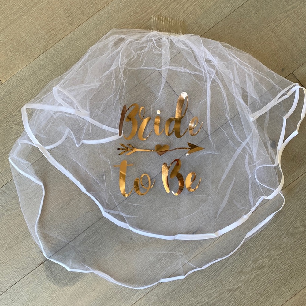“Bride to Be” Veil NEW